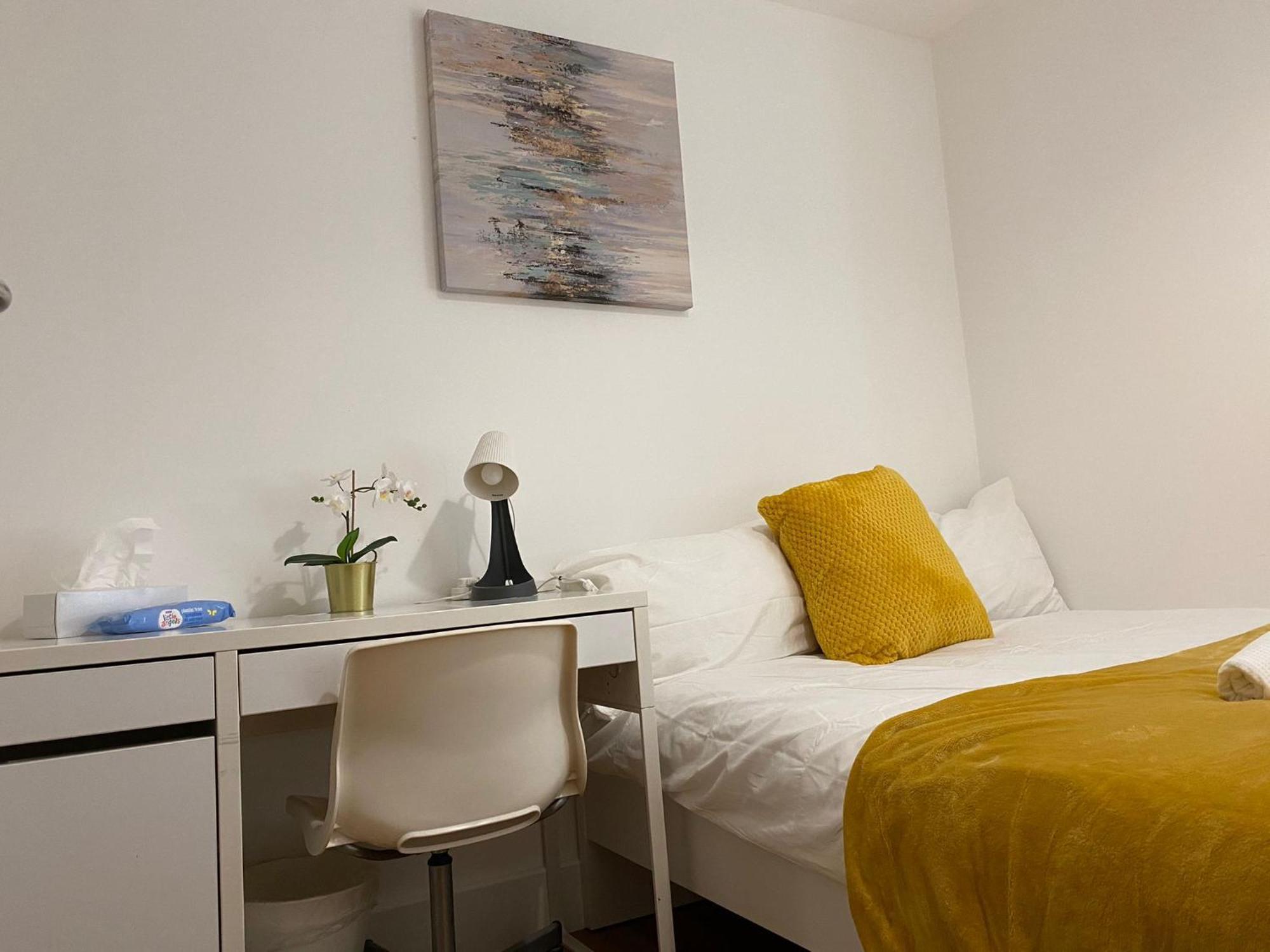 Lovely Private In Euston, *
