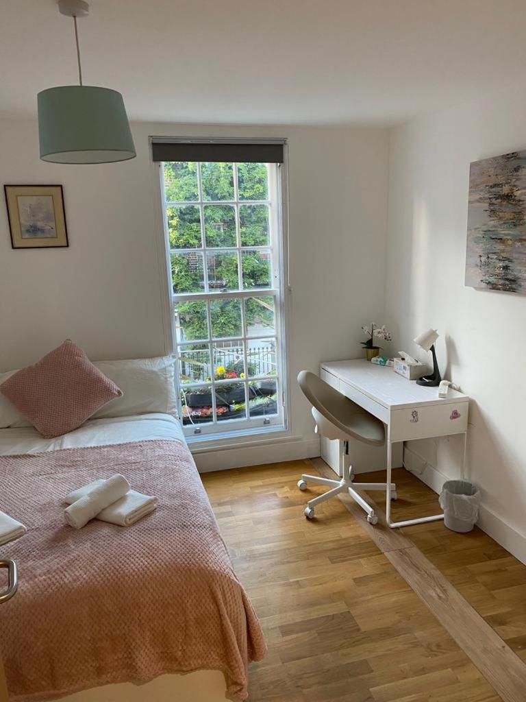 Quarto em Acomodações Particulares Lovely Private In Euston,